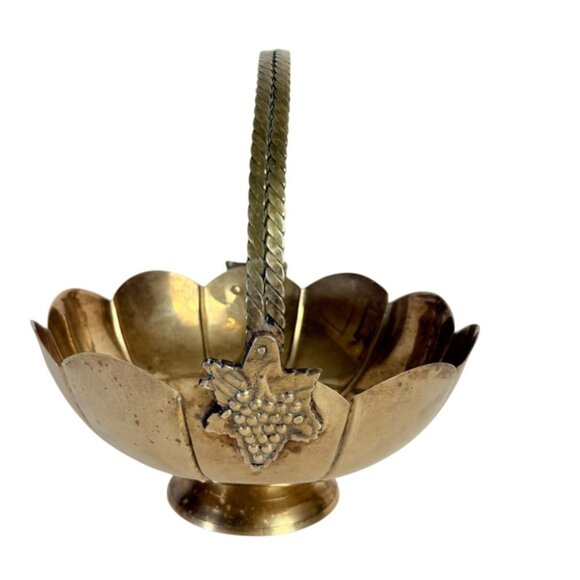 Brass Pedestal Lotus Bowl VTG 80s Footed Regency Kitchen Home Decor Metalware - Picture 4 of 12